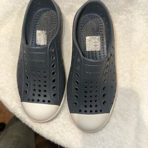 Native Kids Jefferson new with box -navy blue -never worn-slip on